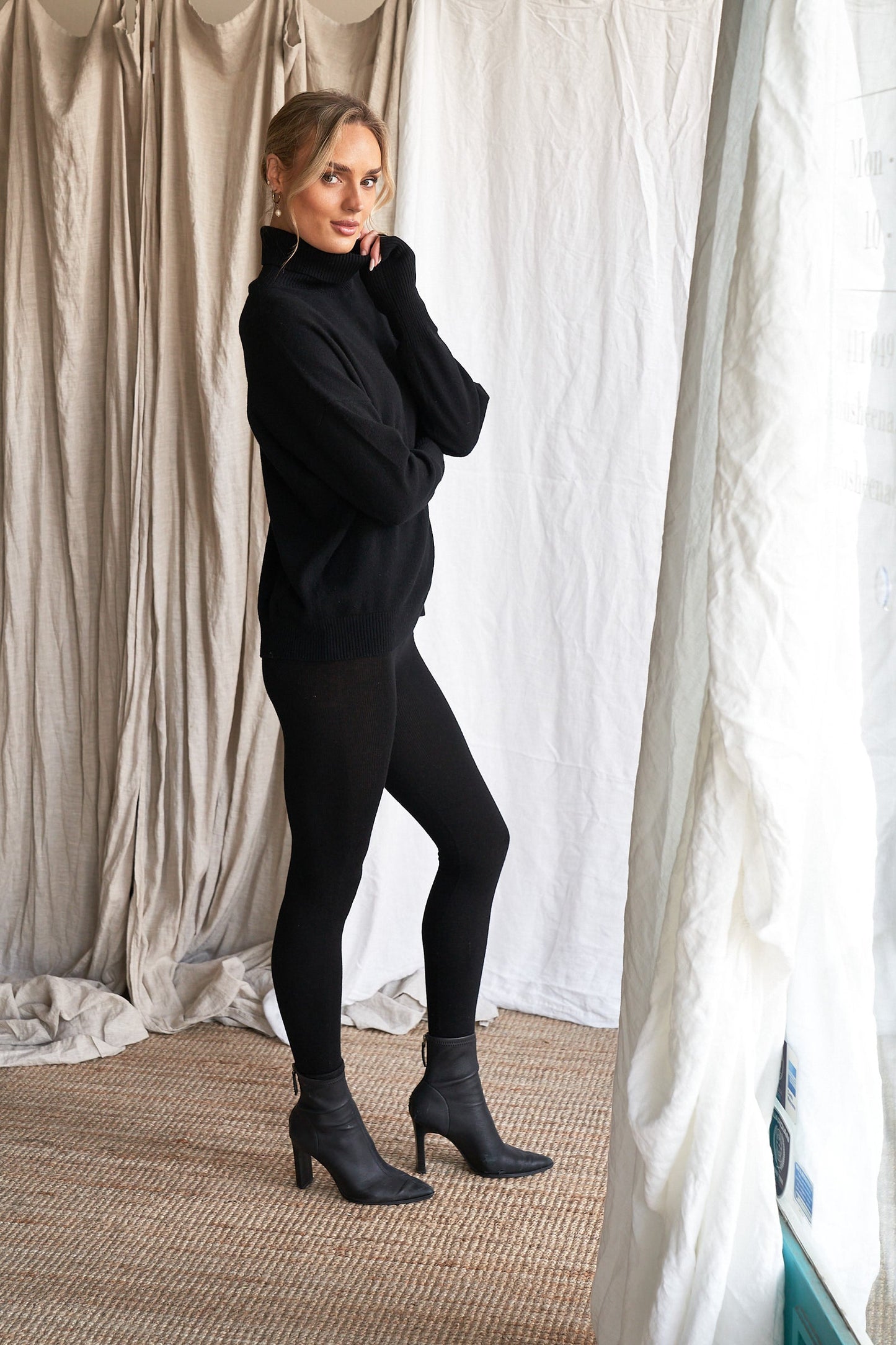 The Louna Leggings – Black Cashmere