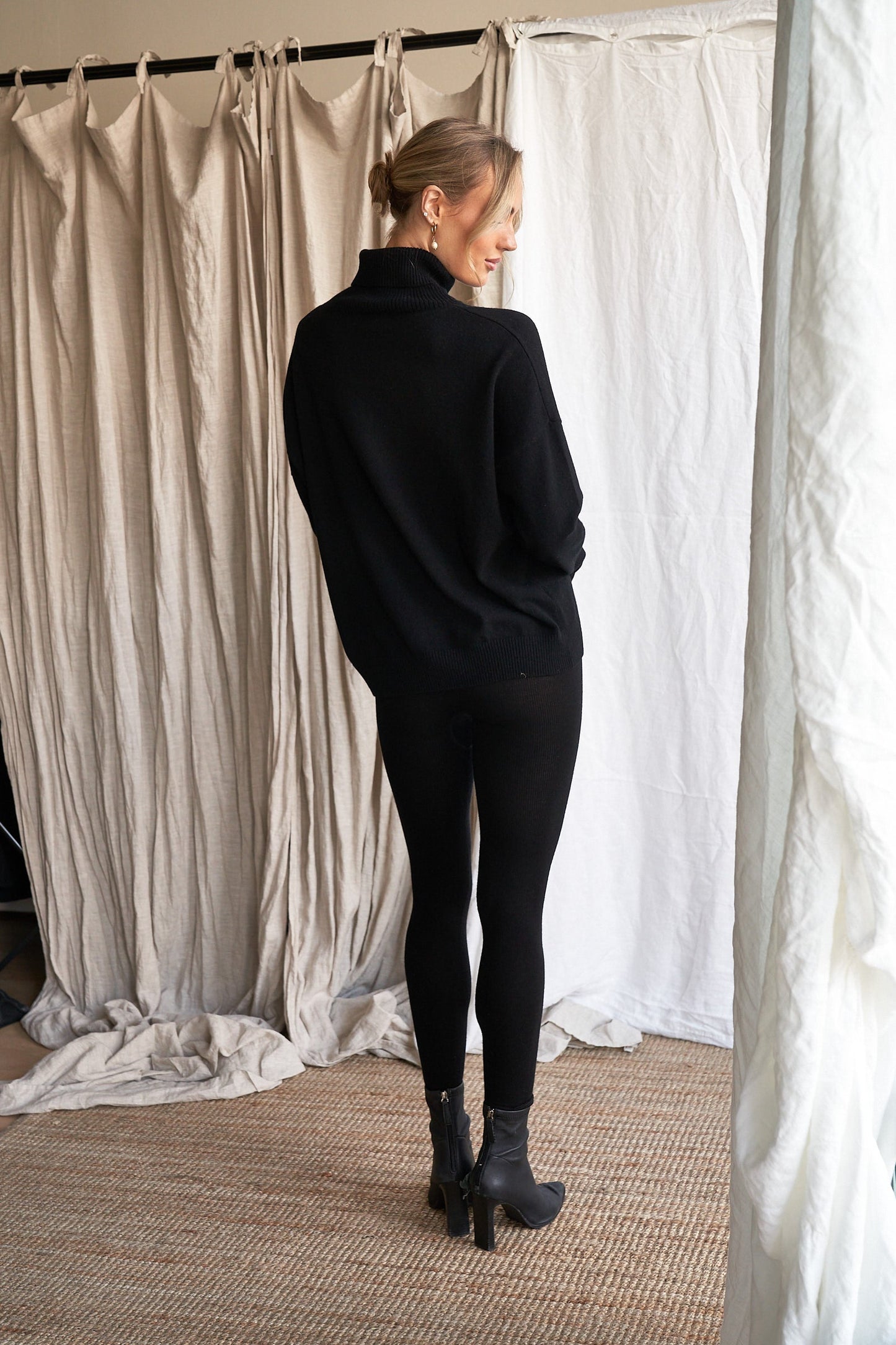 The Louna Leggings – Black Cashmere