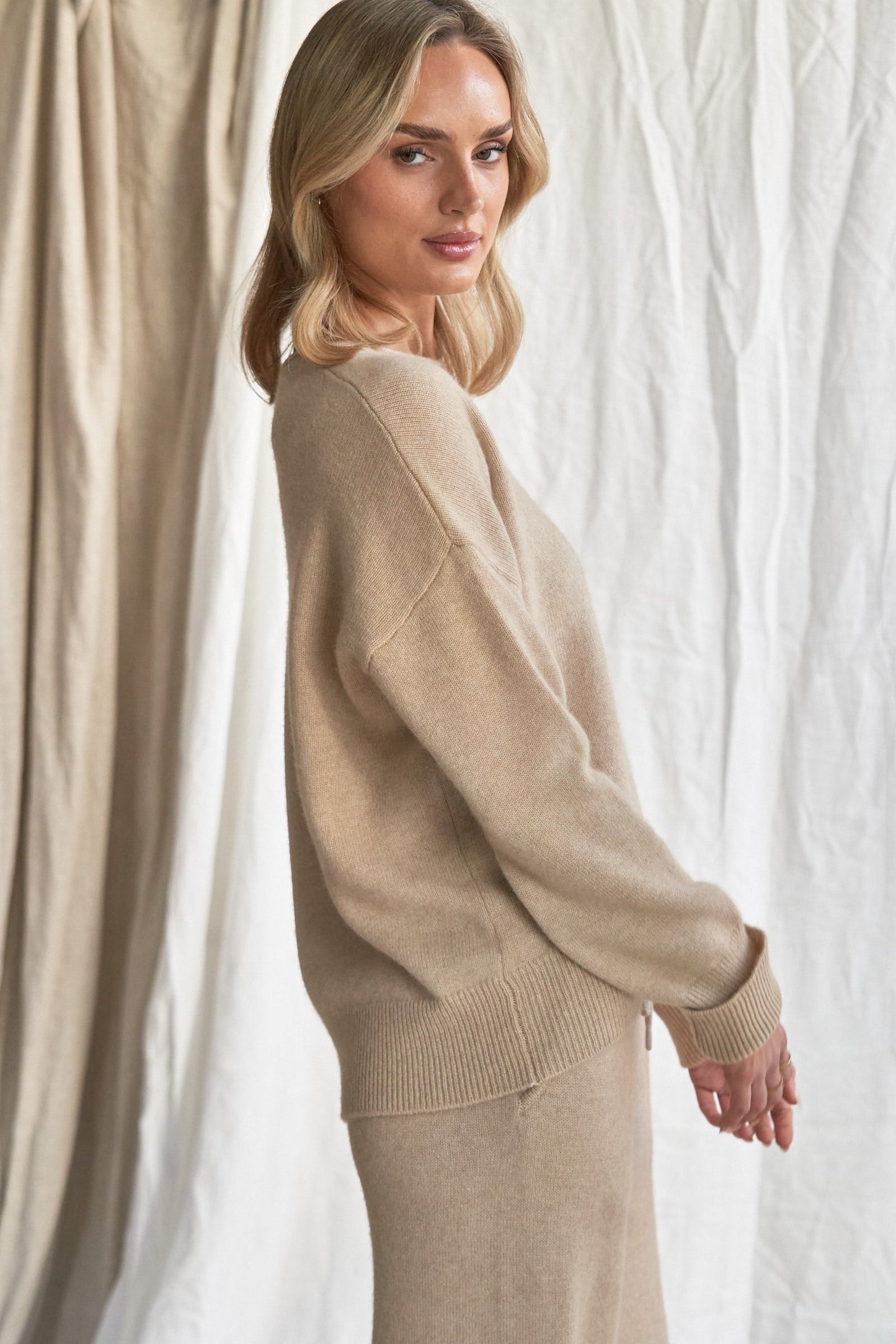 The Arlo Sweater – Oatmeal Cashmere with Rolled Edges