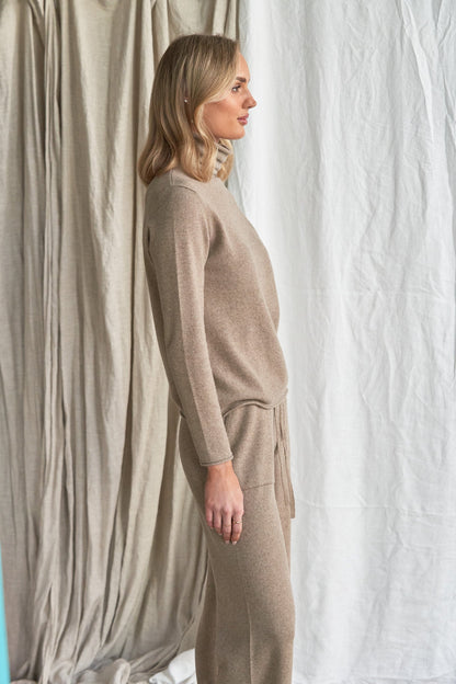 The Simone Cashmere Pants pockets – Mushroom