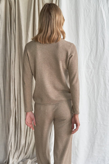 The Simone Cashmere Pants pockets – Mushroom