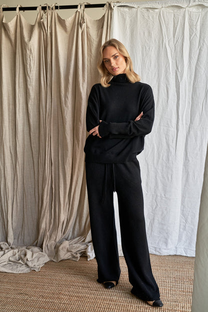 The Élise Turtle Neck – Black Cashmere