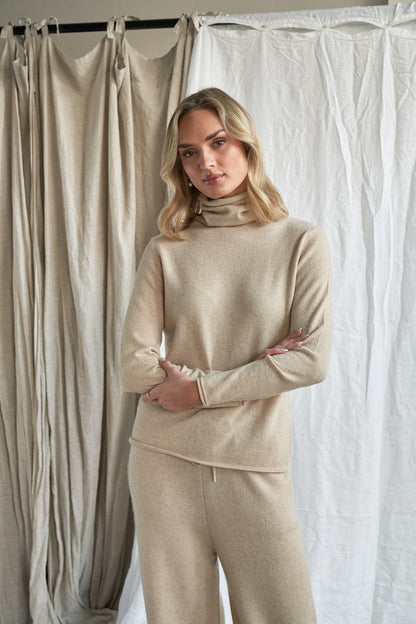 The Léa Cashmere Pants – Seamless Pocket Edition