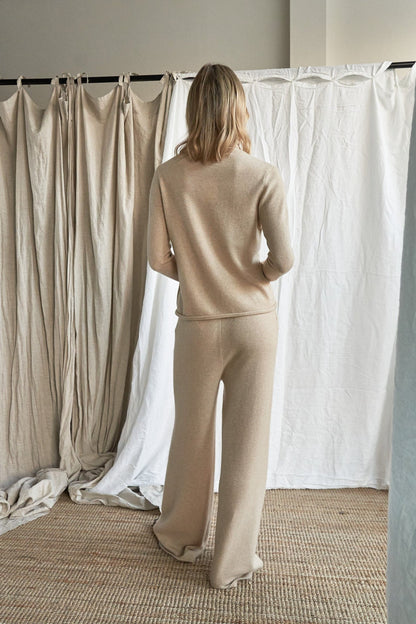 The Léa Cashmere Pants – Seamless Pocket Edition