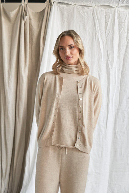 The Léa Cashmere Pants – Seamless Pocket Edition